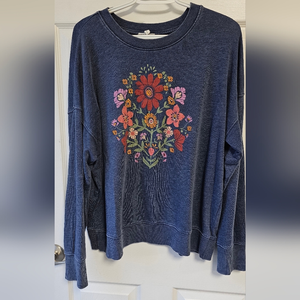 Floral Embroidered Blue Sweatshirt